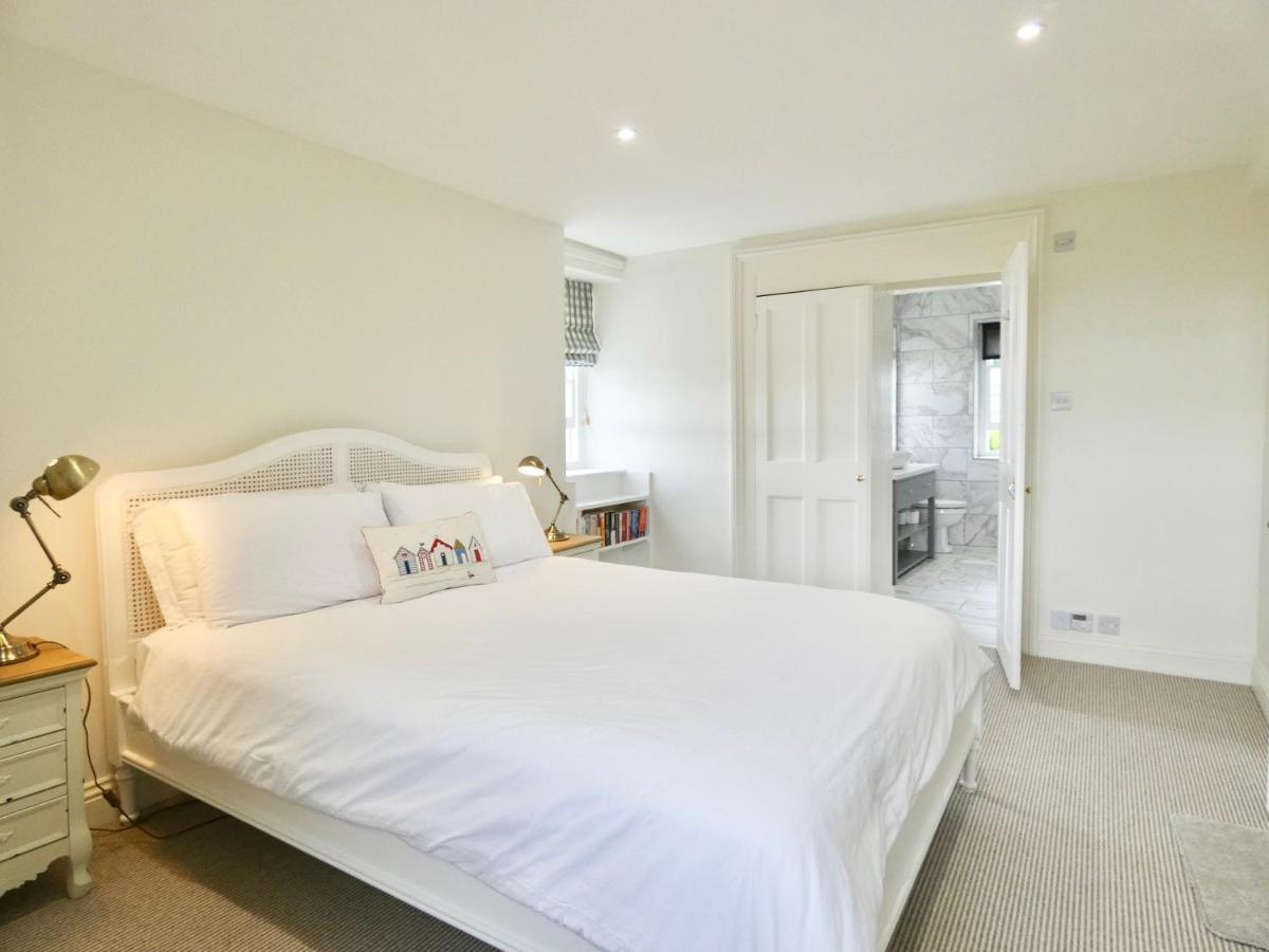 The Mount, Somerton Apartment Somerton  Room photo